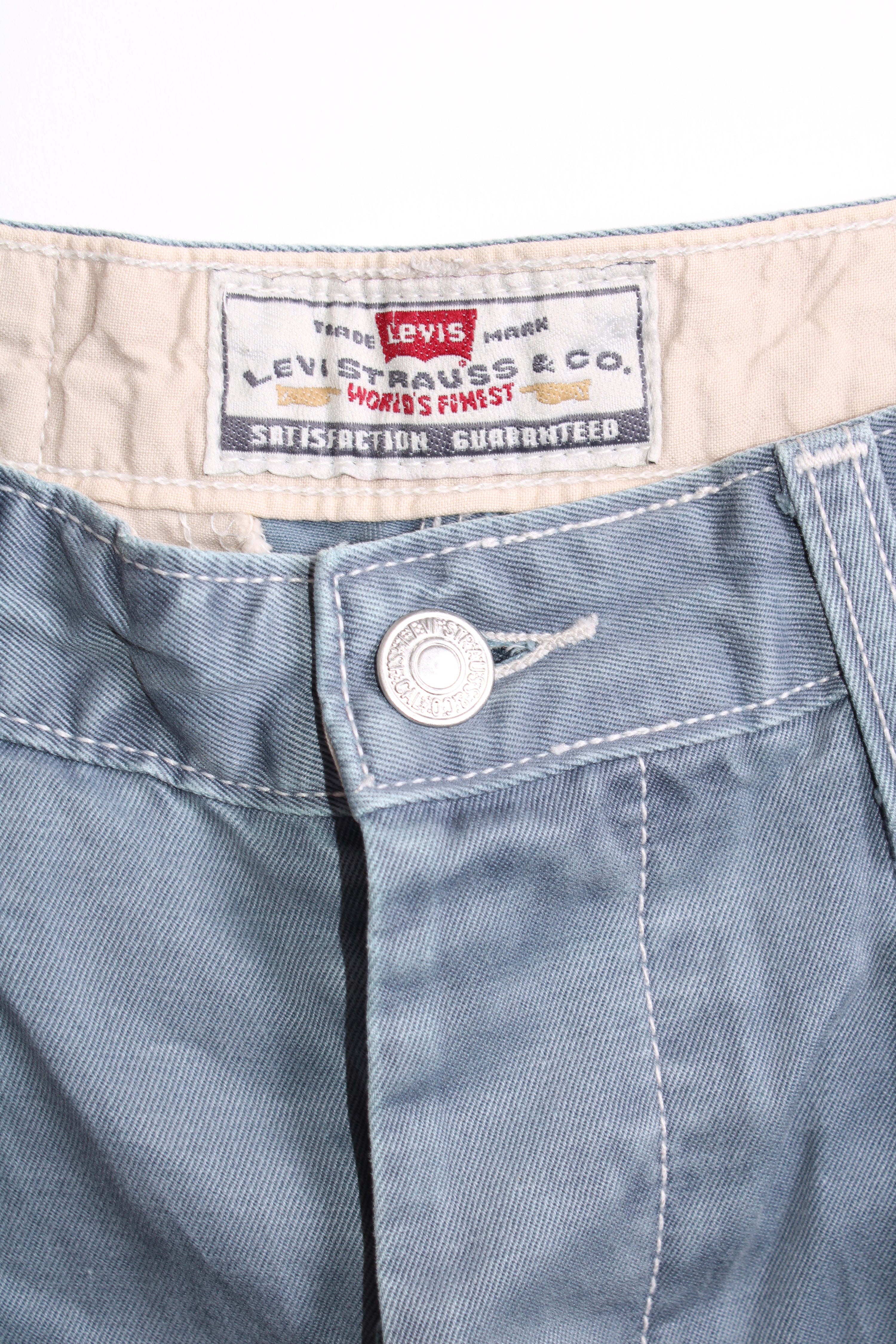 VINTAGE LEVI'S PLEATED CHINO SHORTS BLUE - W28