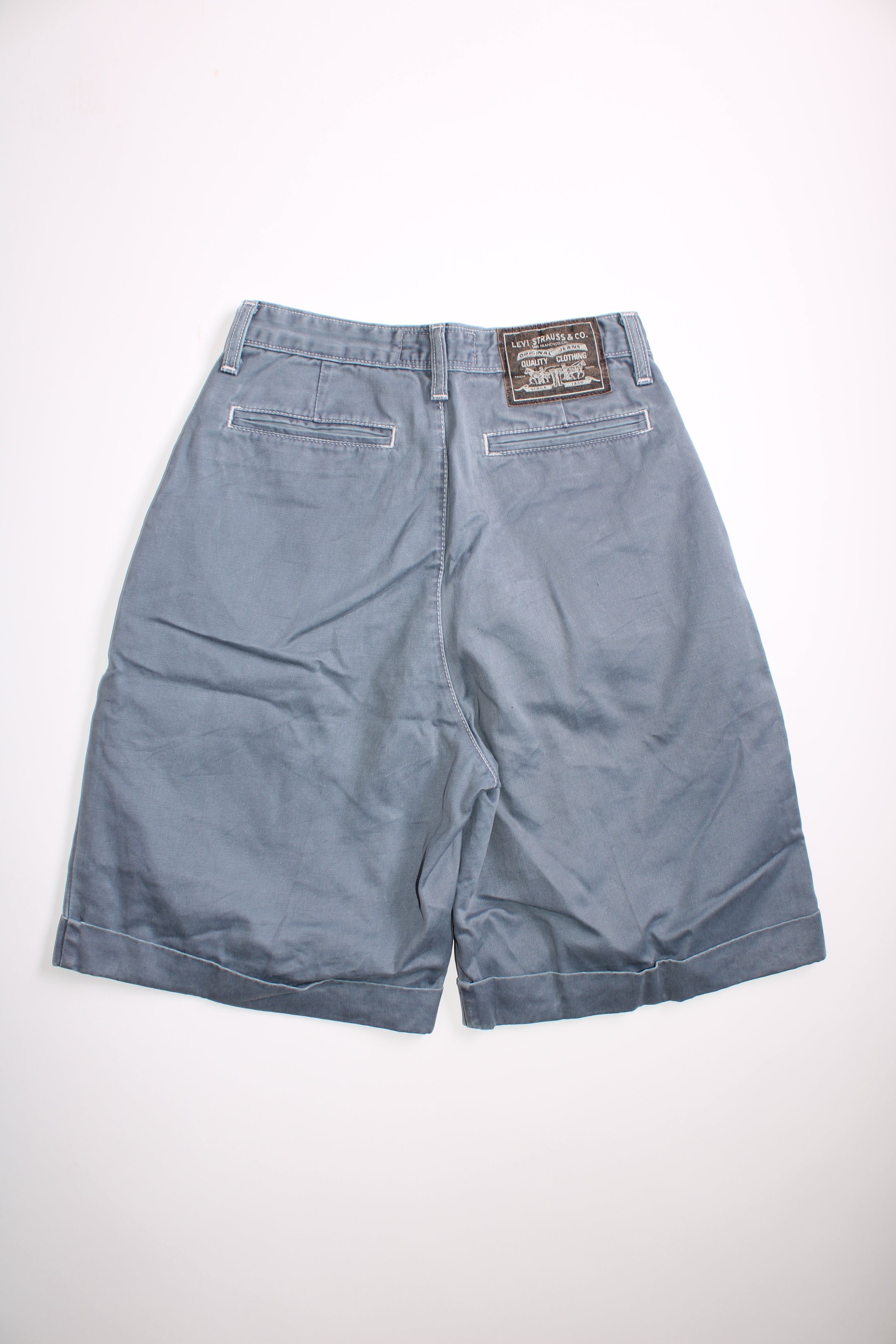 VINTAGE LEVI'S PLEATED CHINO SHORTS BLUE - W28