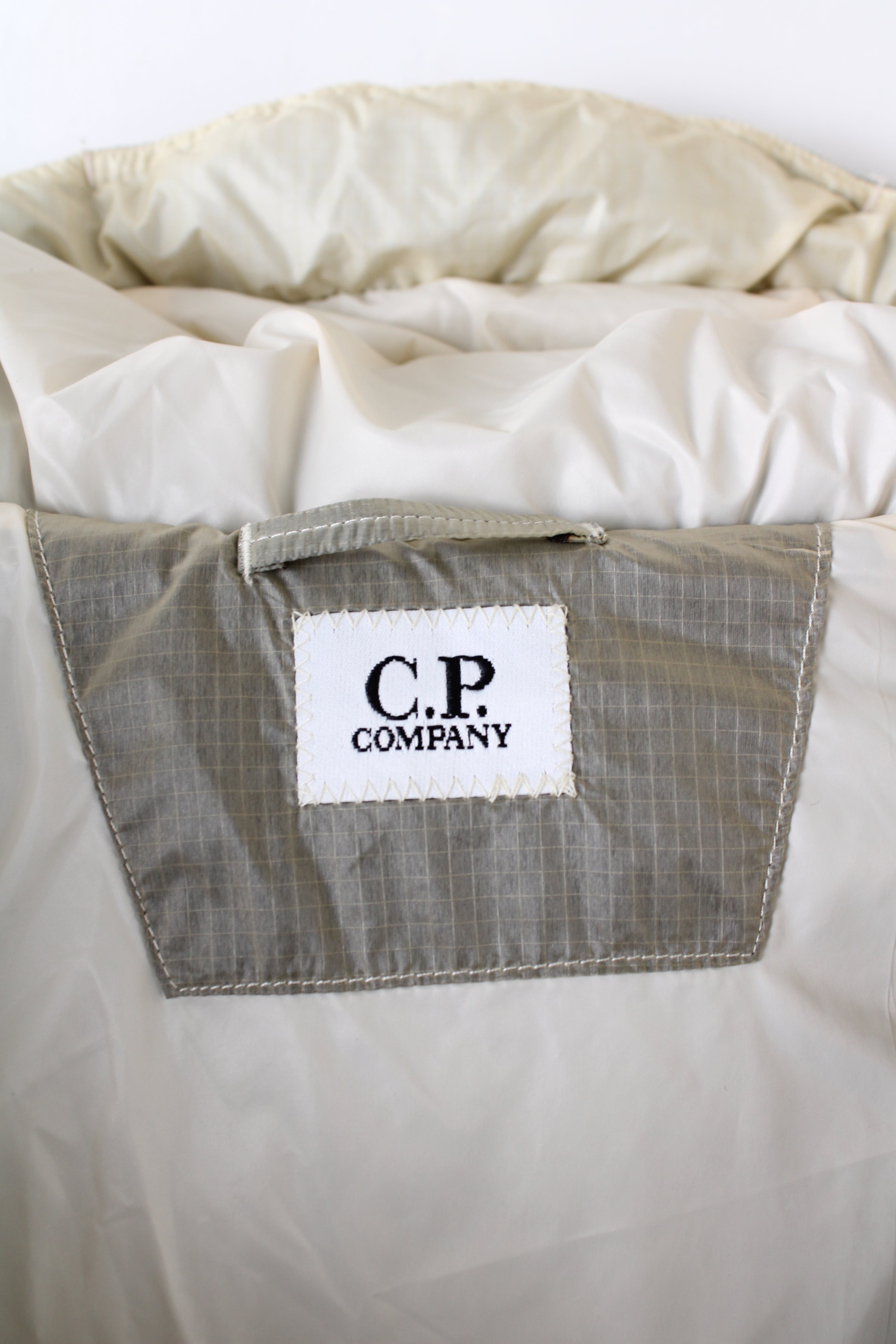 CP COMPANY DD SHELL HOODED DOWN PUFFER JACKET GAUZE WHITE - SMALL