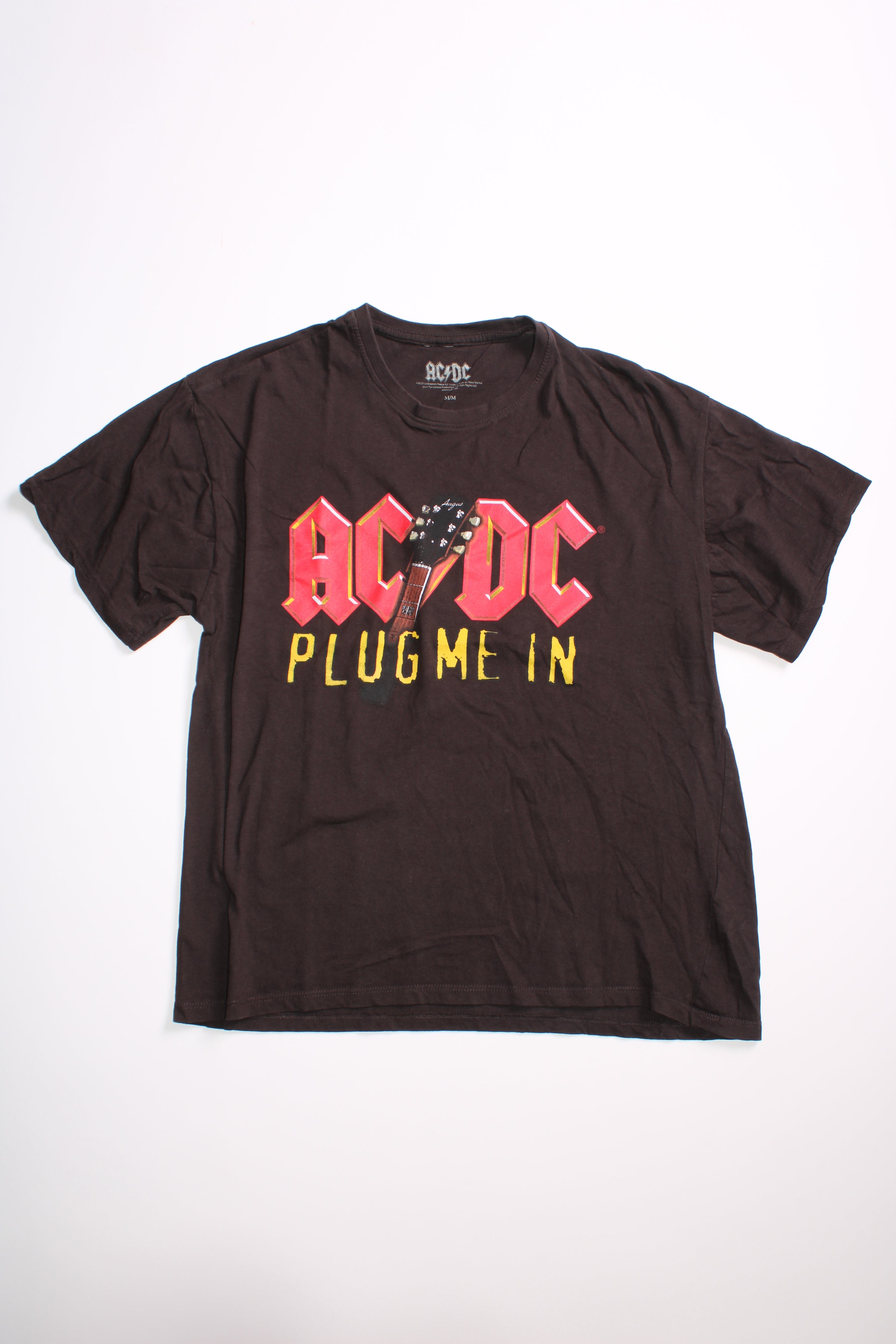 AC DC PLUG ME IN T-SHIRT - M