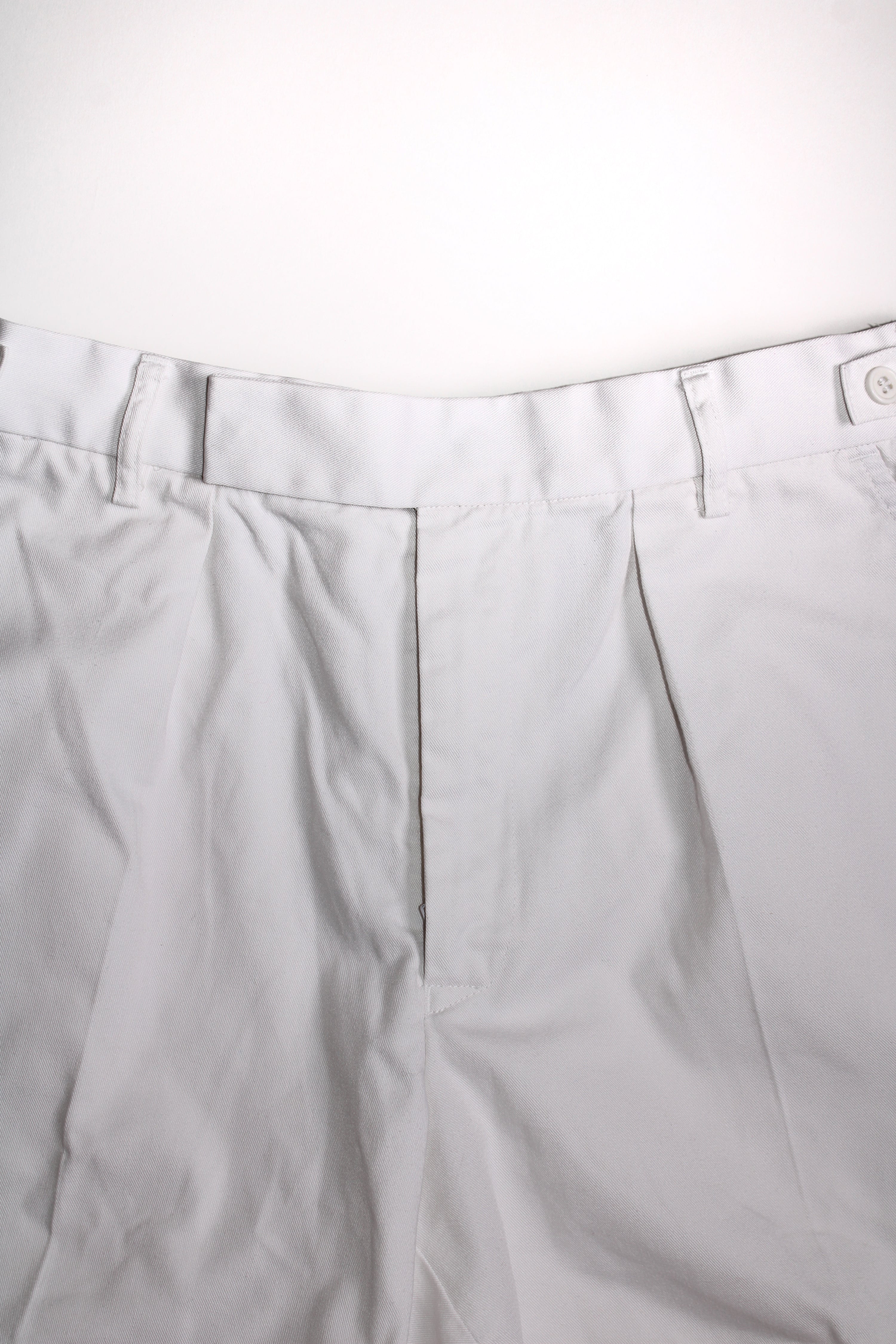 BRITISH ARMY VINTAGE SUMMER UNIFORM ROYAL NAVY PLEATED SHORTS WHITE