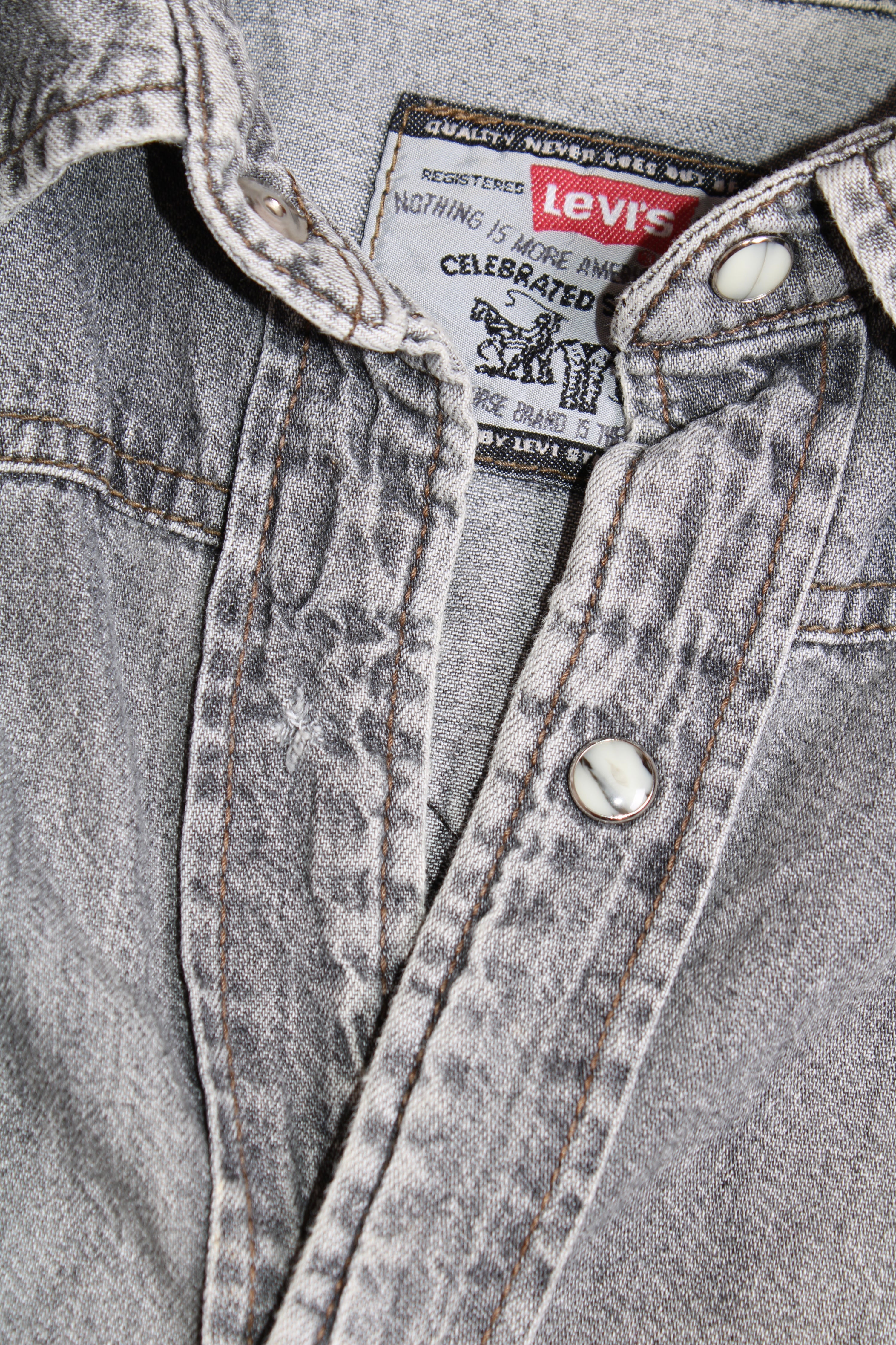 LEVIS VINTAGE WESTERN DENIM SHIRT GREY WASH  1990S VTG - L