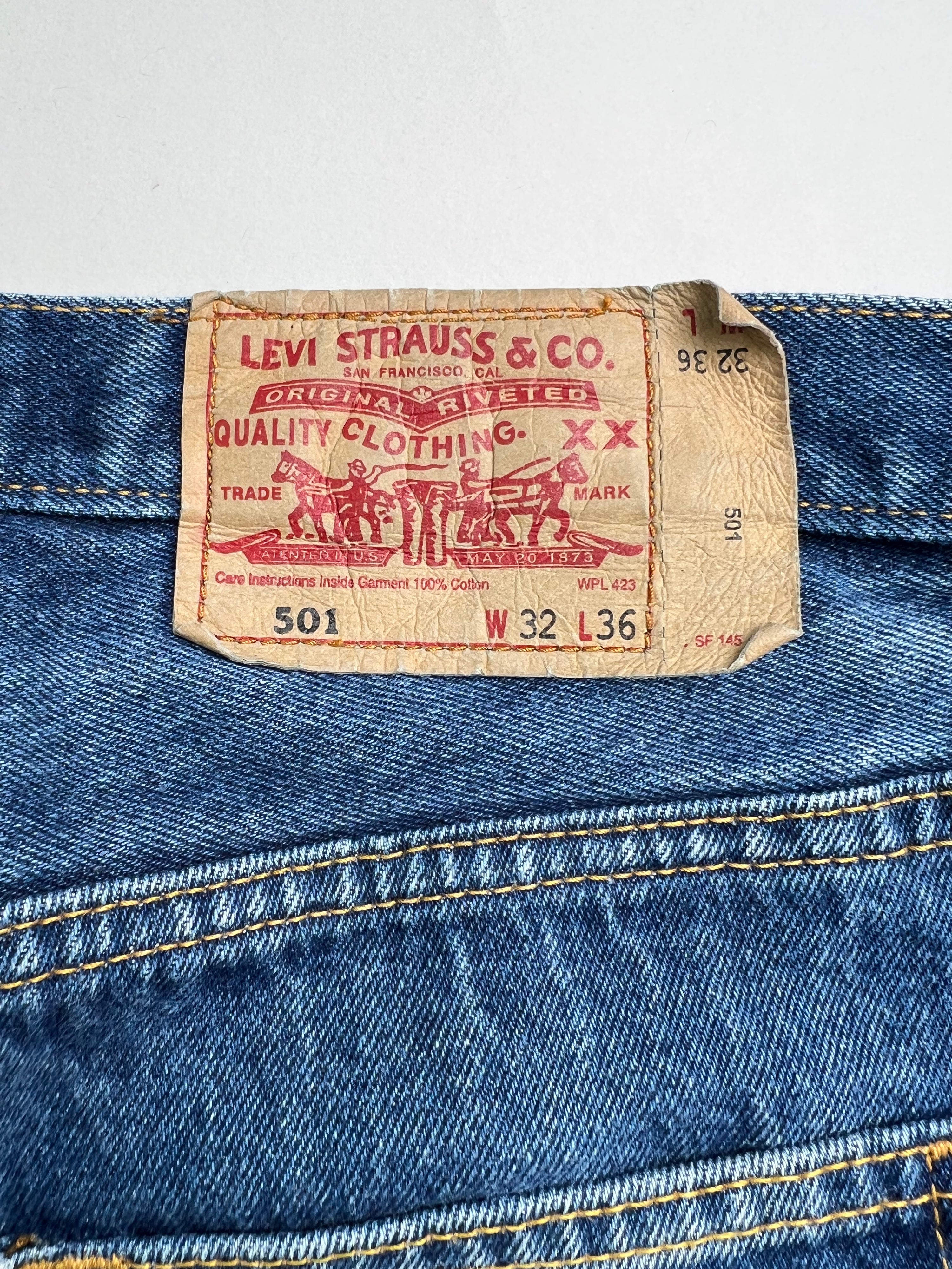 LEVIS 501 VINTAGE JEANS MADE IN USA - W32