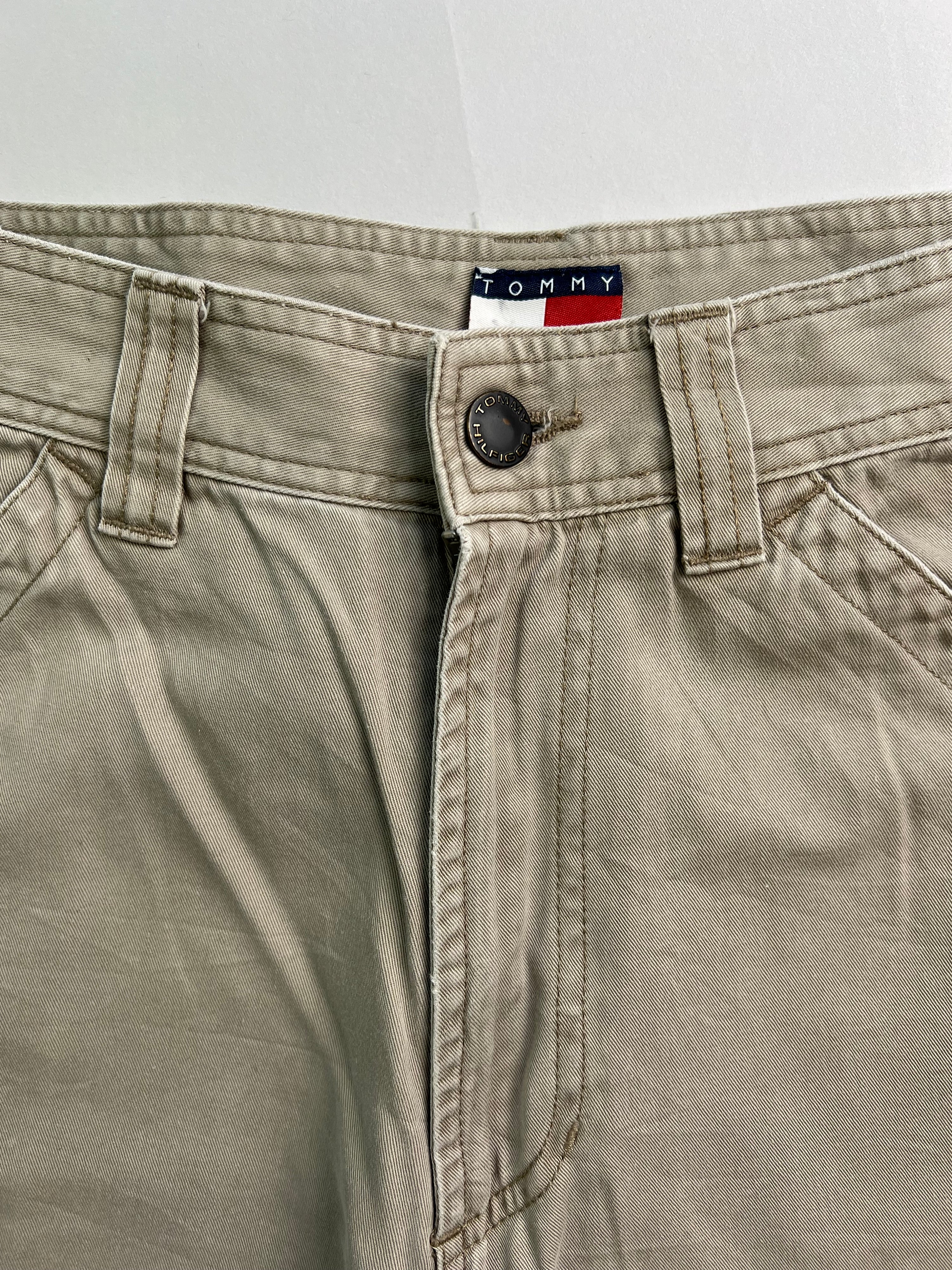 TOMMY HILFIGER CARGO SHORTS BIEGE - W29