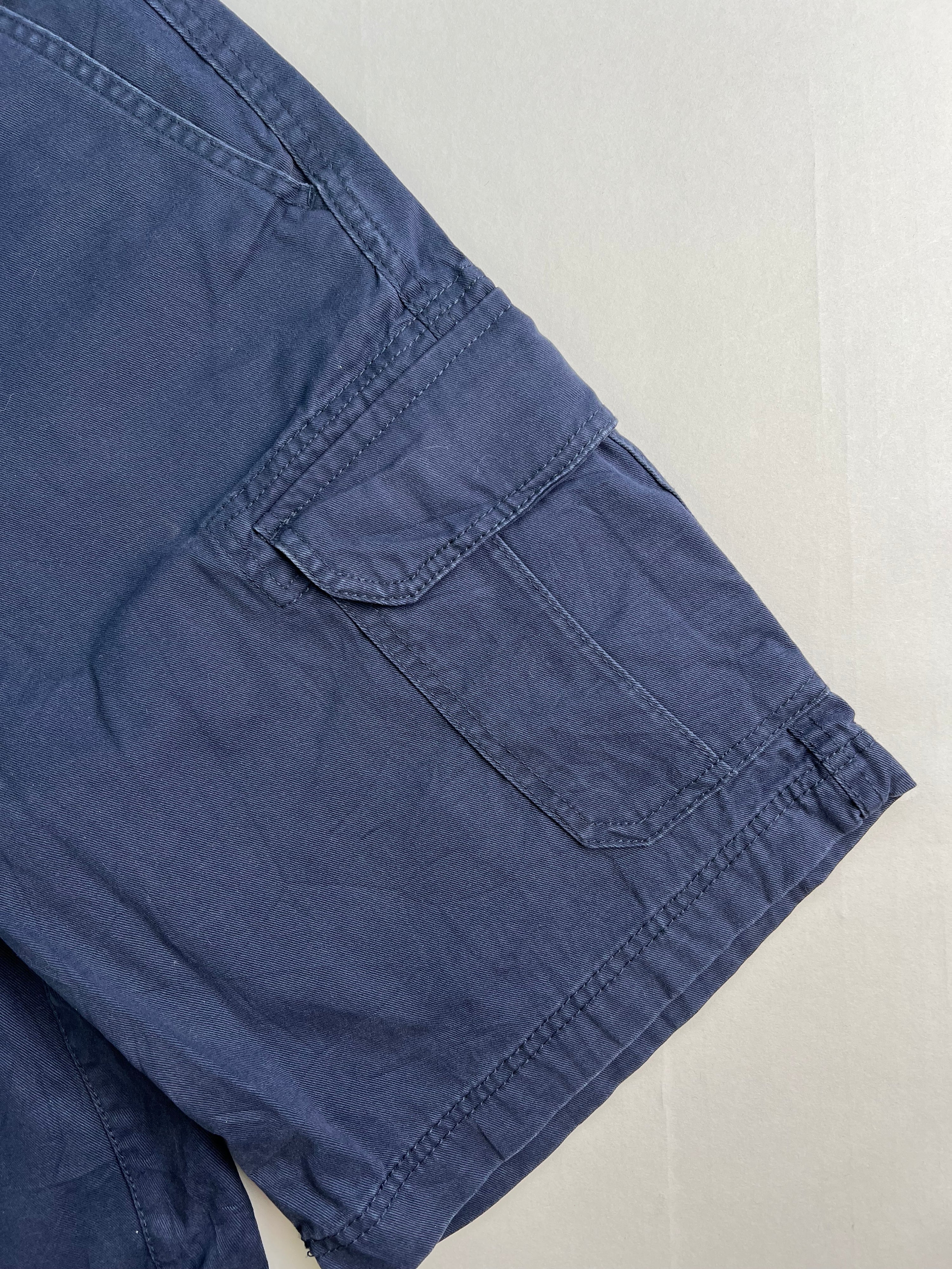 IZOD CARGO SHORTS BLUE - W34