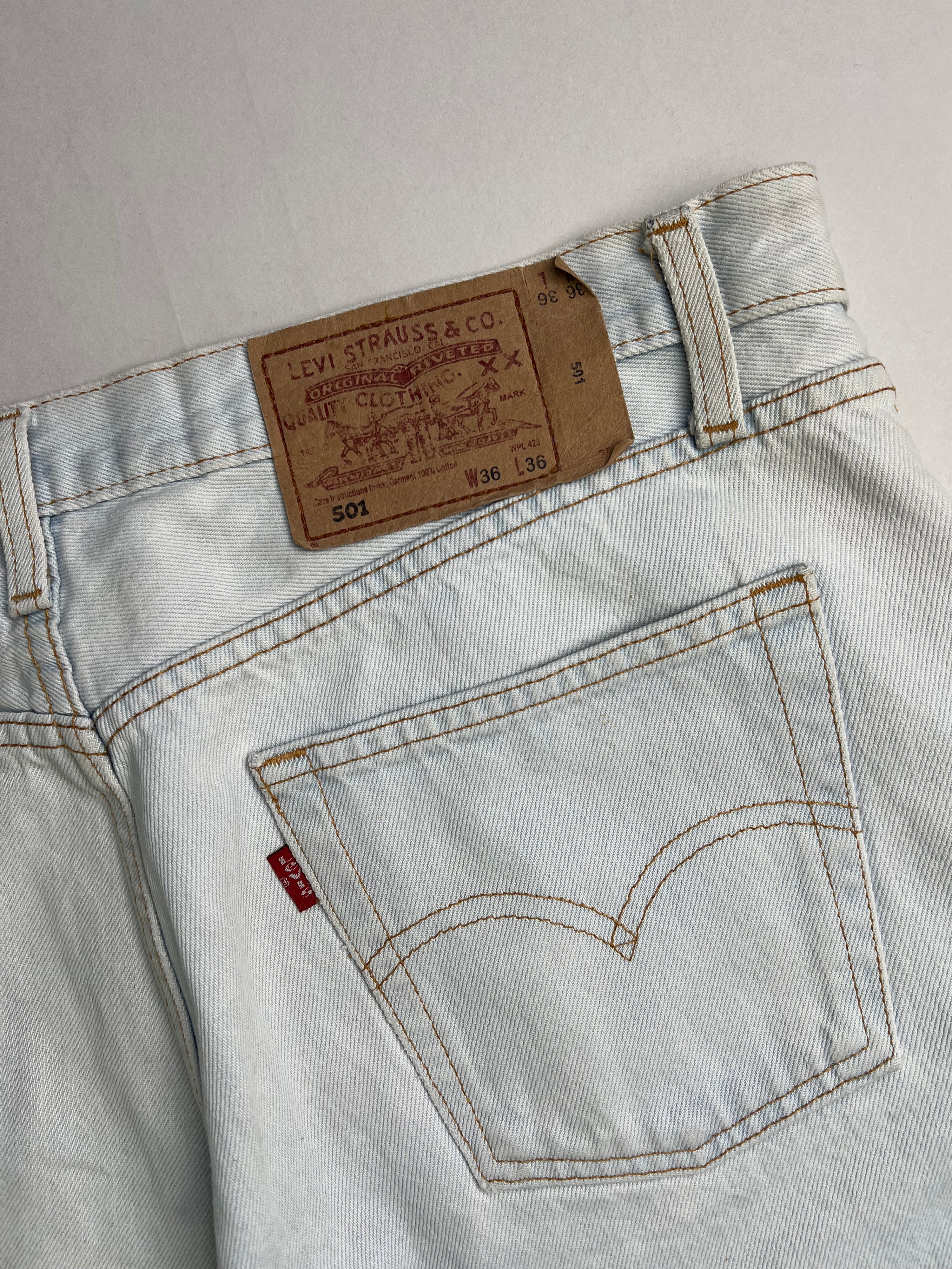 LEVIS 501 JEANS SHORTS LIGHT WASH - W36