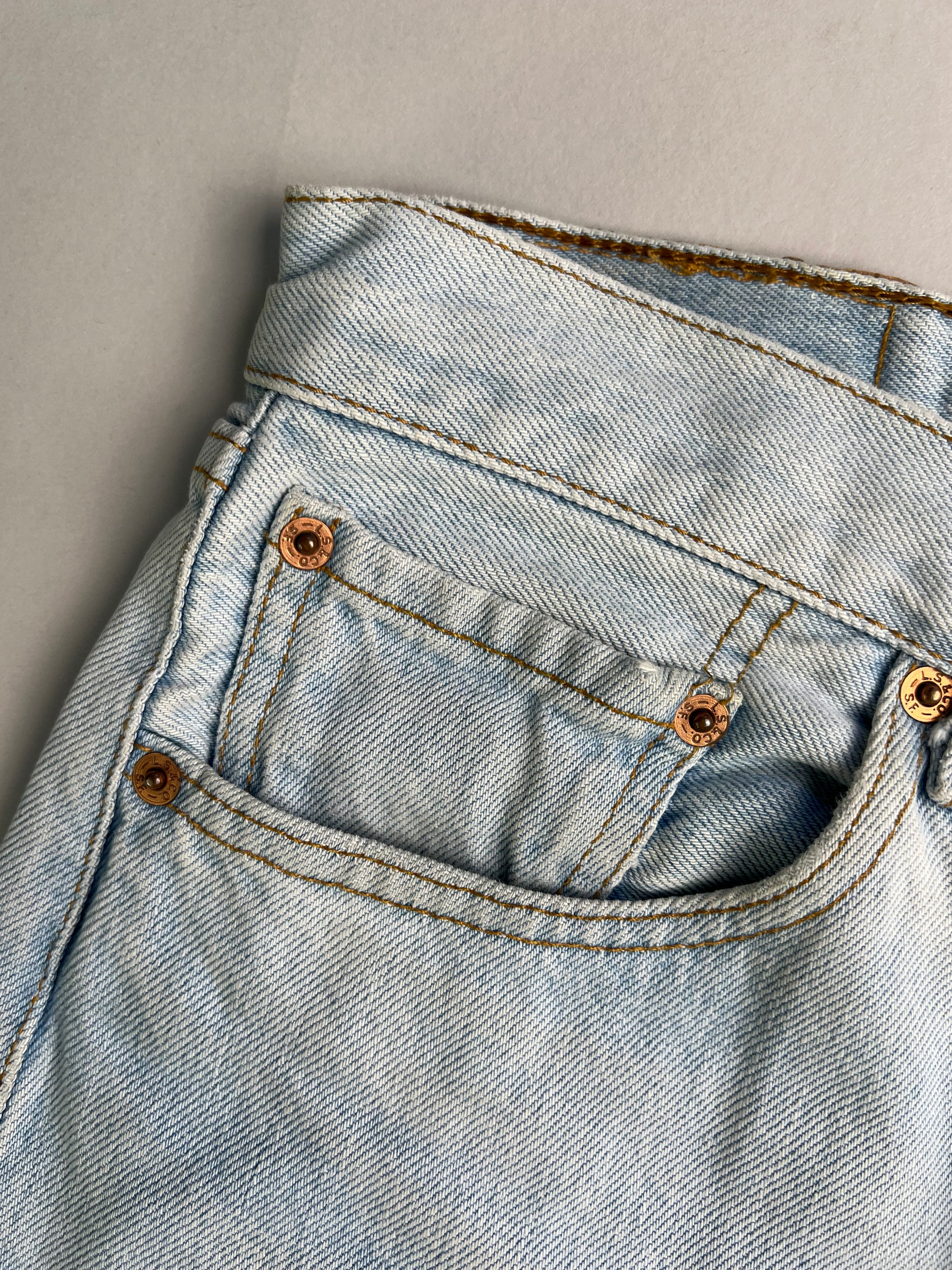 LEVIS 501 JEANS SHORTS LIGHT BLUE WASH - W36