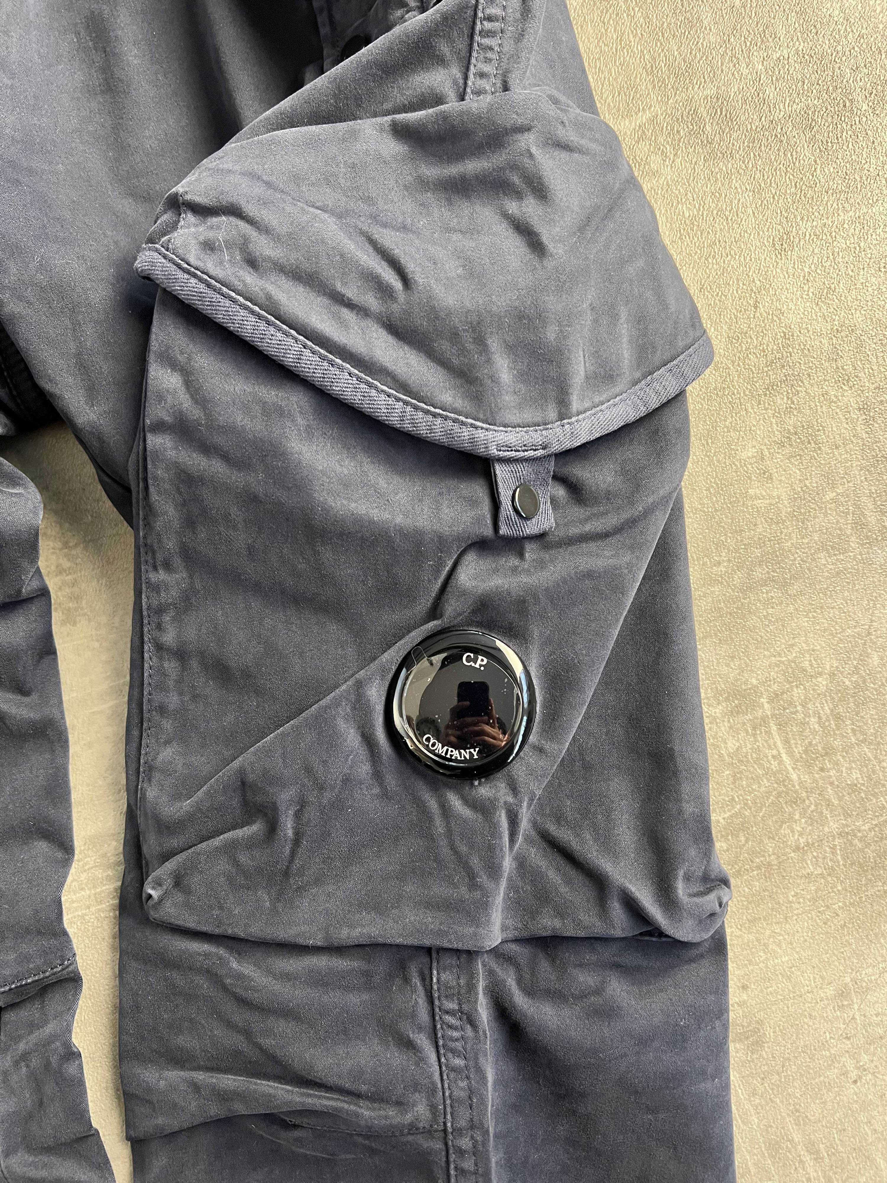 CP COMPANY CARGO PANTS STRETCH SATEEN ERGONOMIC LENS - 46