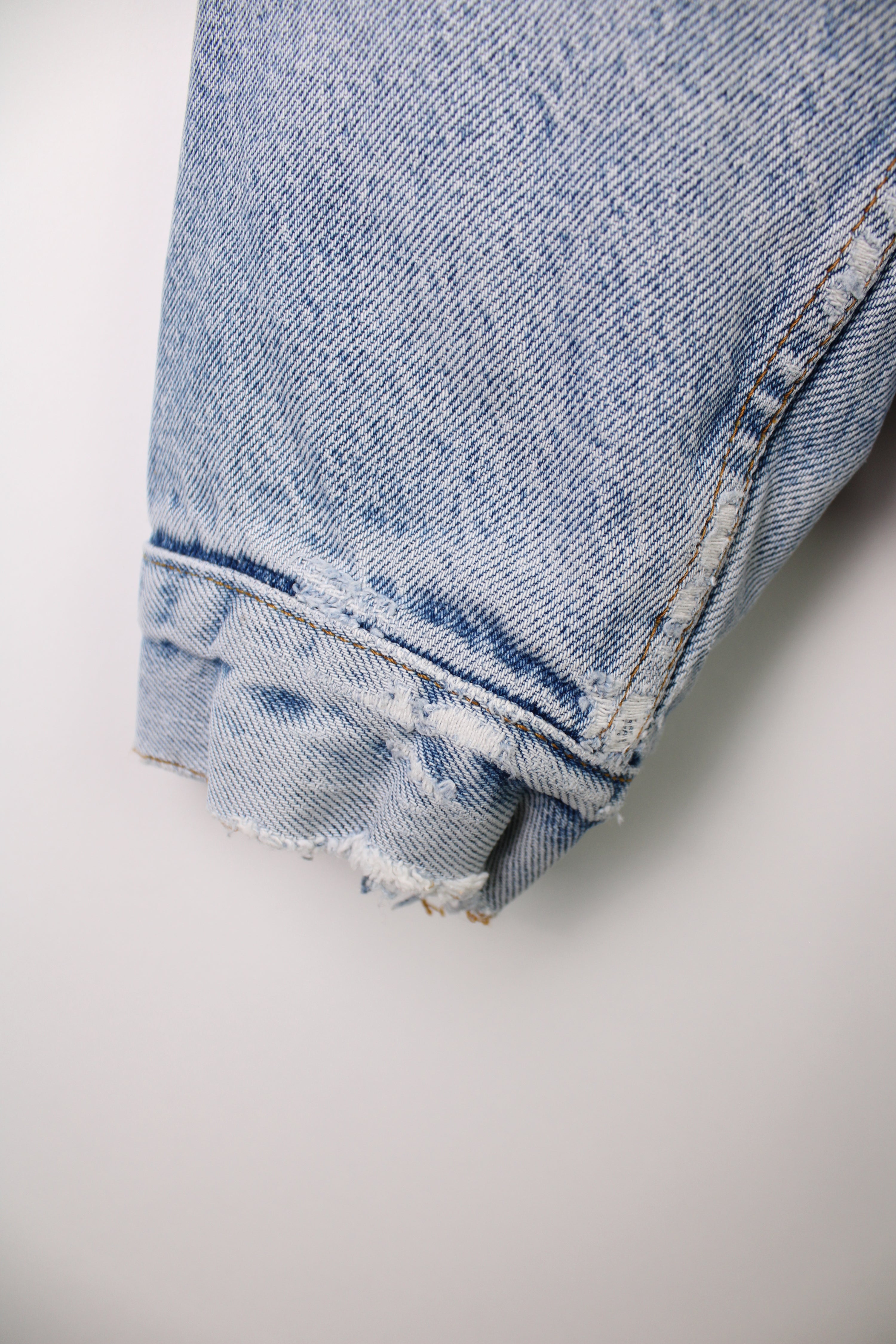 LEVIS VINTAGE SHERPA LINED DENIM JACKET 1980S VTG MADE IN USA - L