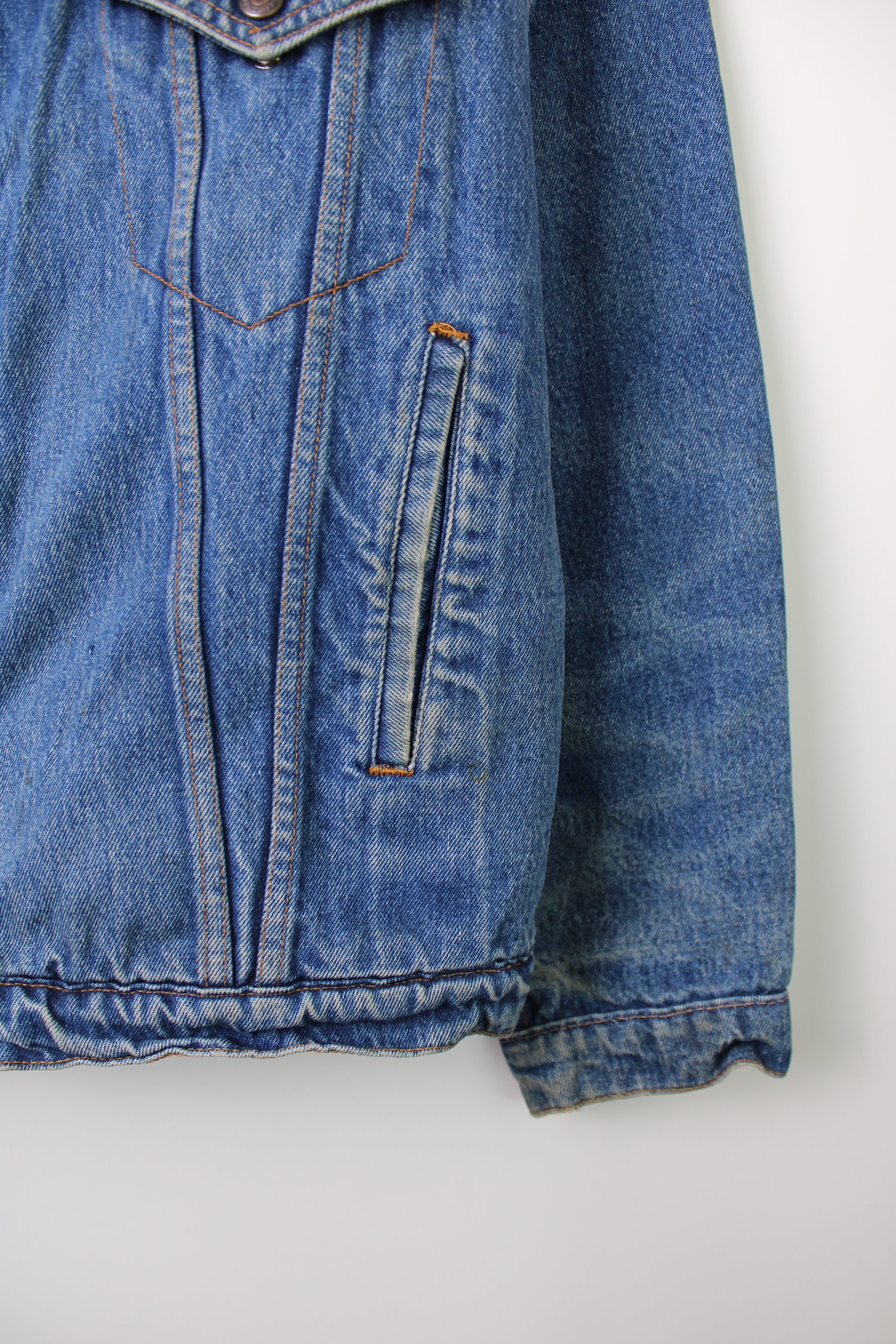 LEVIS VINTAGE SHERPA LINED DENIM JACKET 1990S VTG - M/L