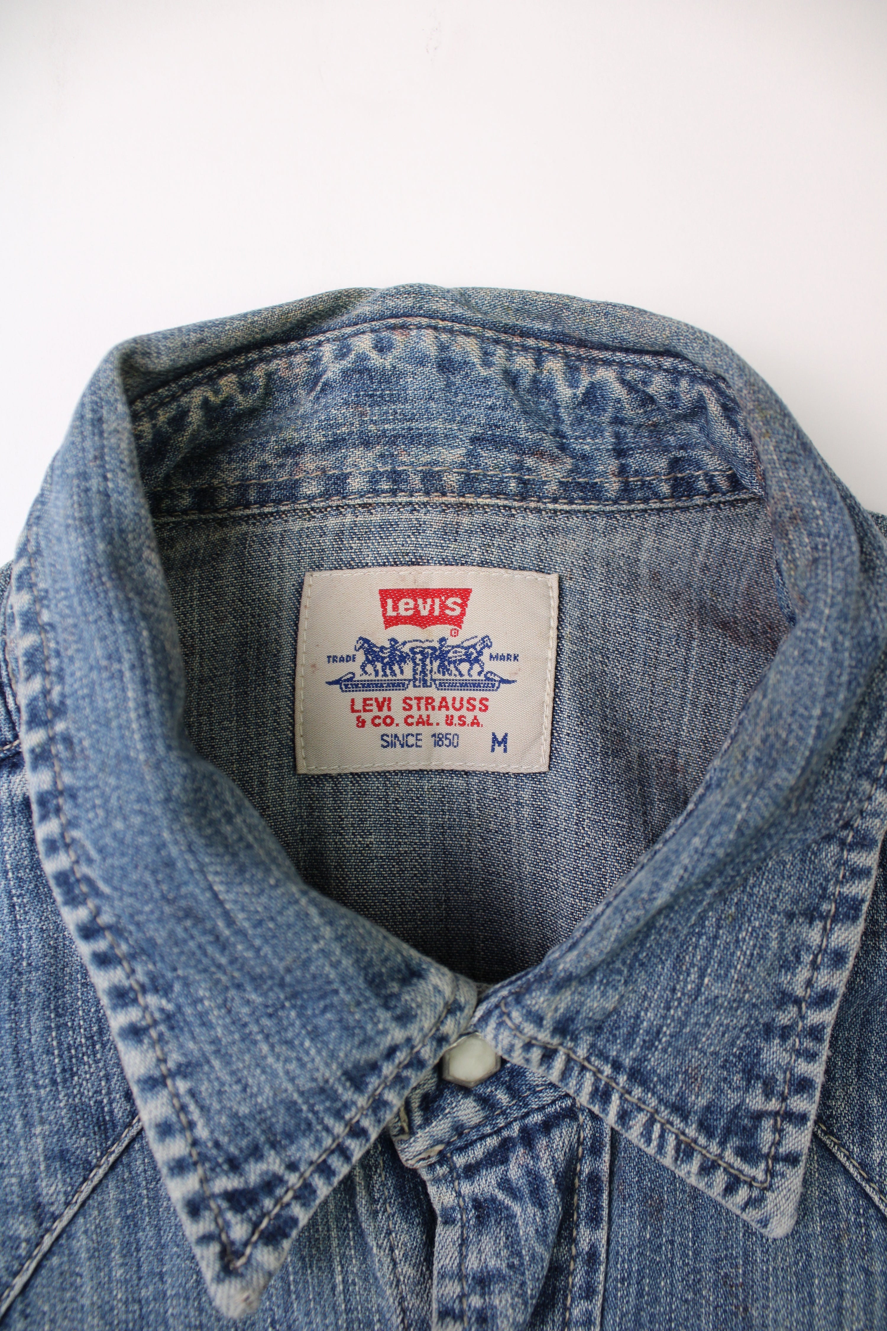 LEVIS VINTAGE WESTERN DENIM SHIRT 1990S VTG - M