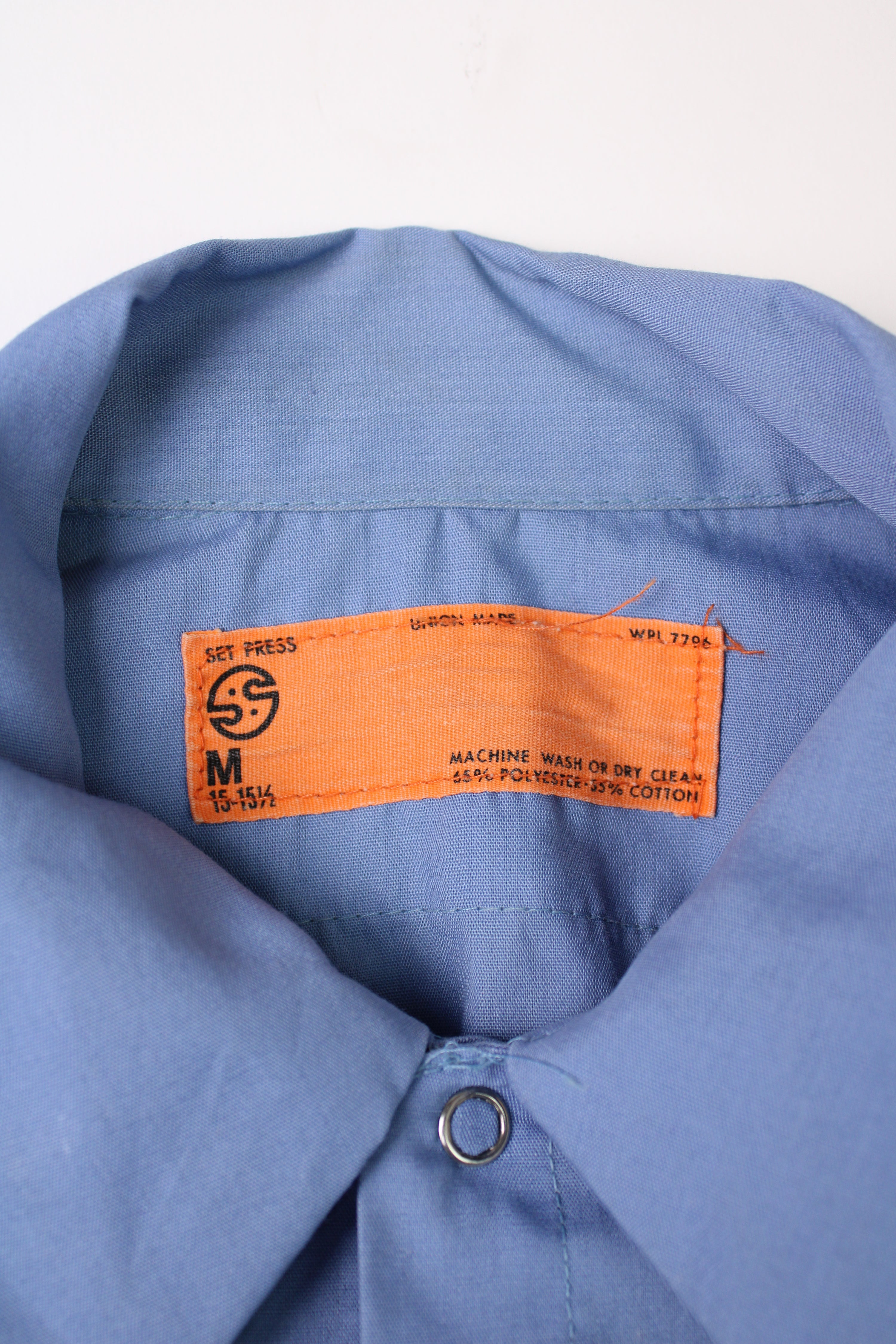 VINTAGE WORK SHIRT LIGHT BLUE MADE IN USA - M