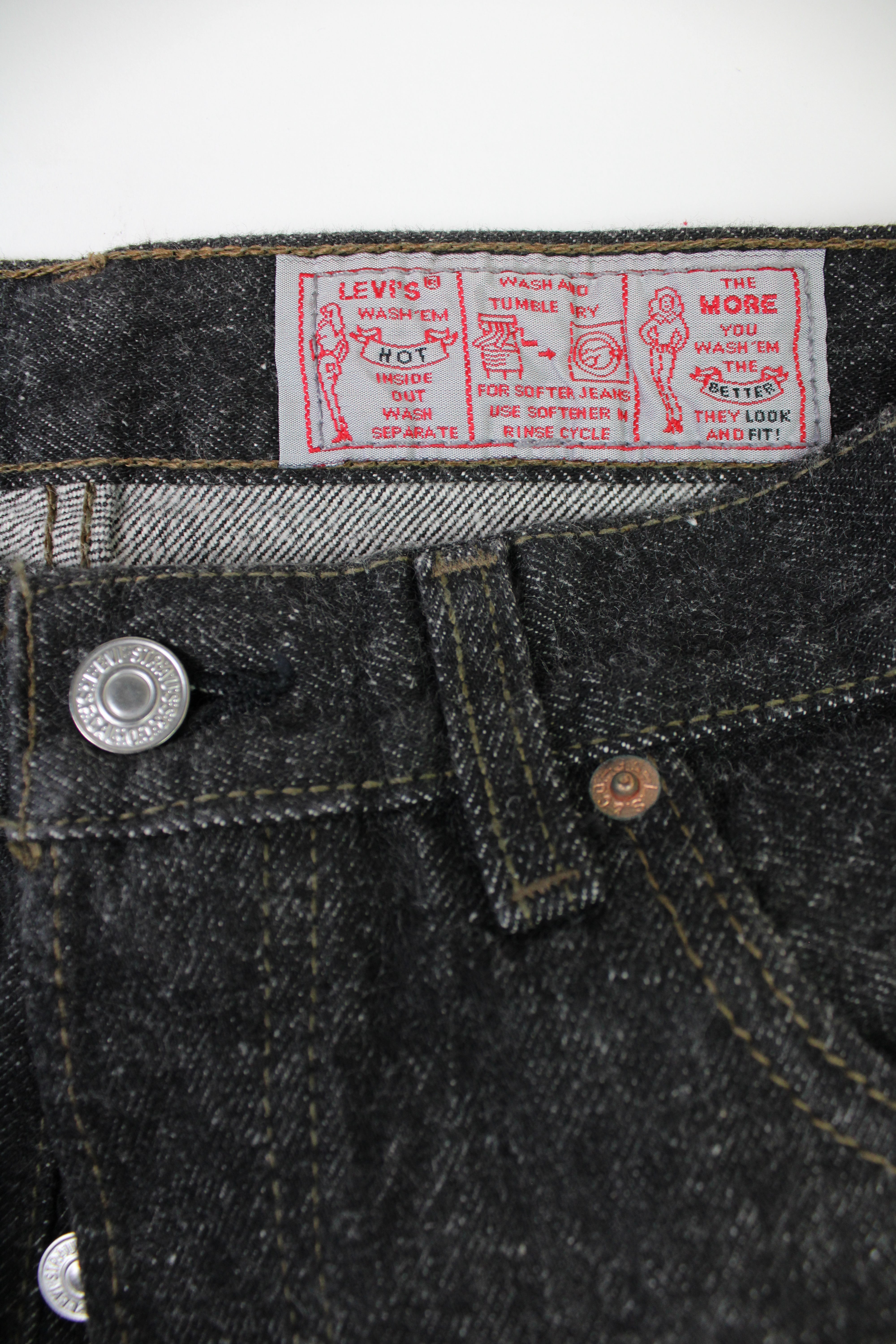 LEVIS 501 901 JEANS 501 BLACK DENIM MADE IN USA - W32 – HOLYGARMS