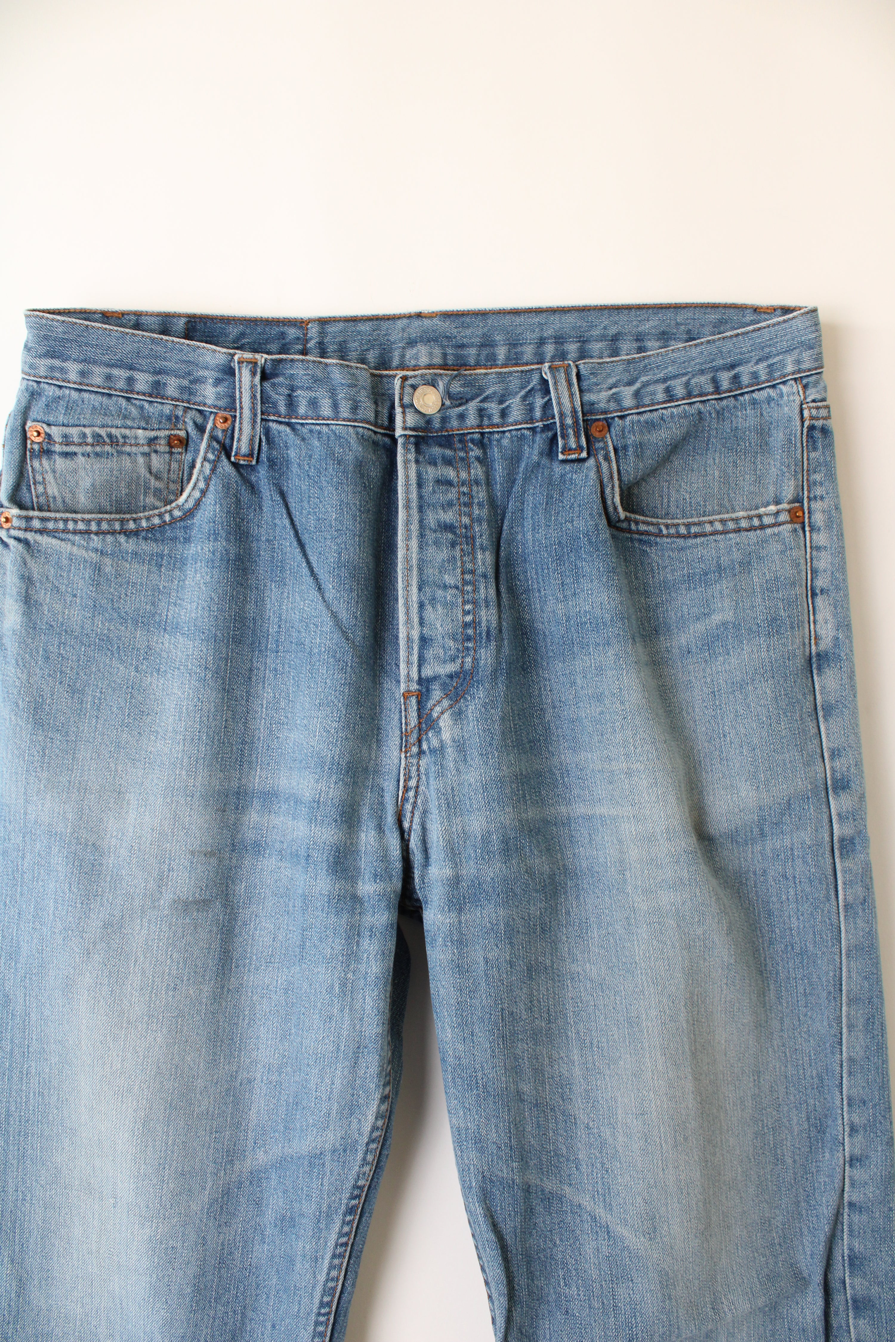 LEVIS 501 VINTAGE MEDIUM WASH JEANS - W36