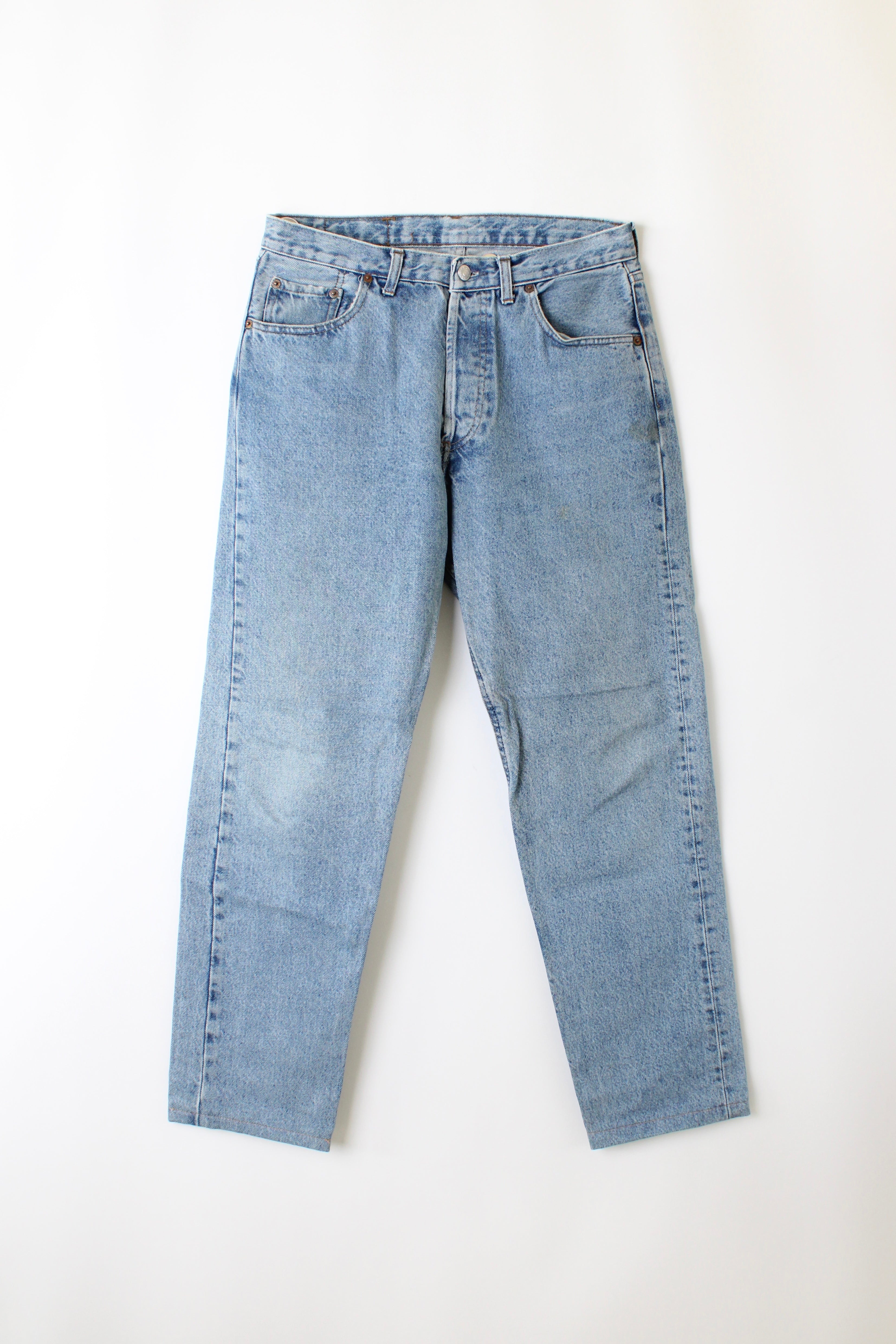 LEVIS 501 XX VINTAGE JEANS MEDIUM WASH MADE IN USA - W32 – HOLYGARMS