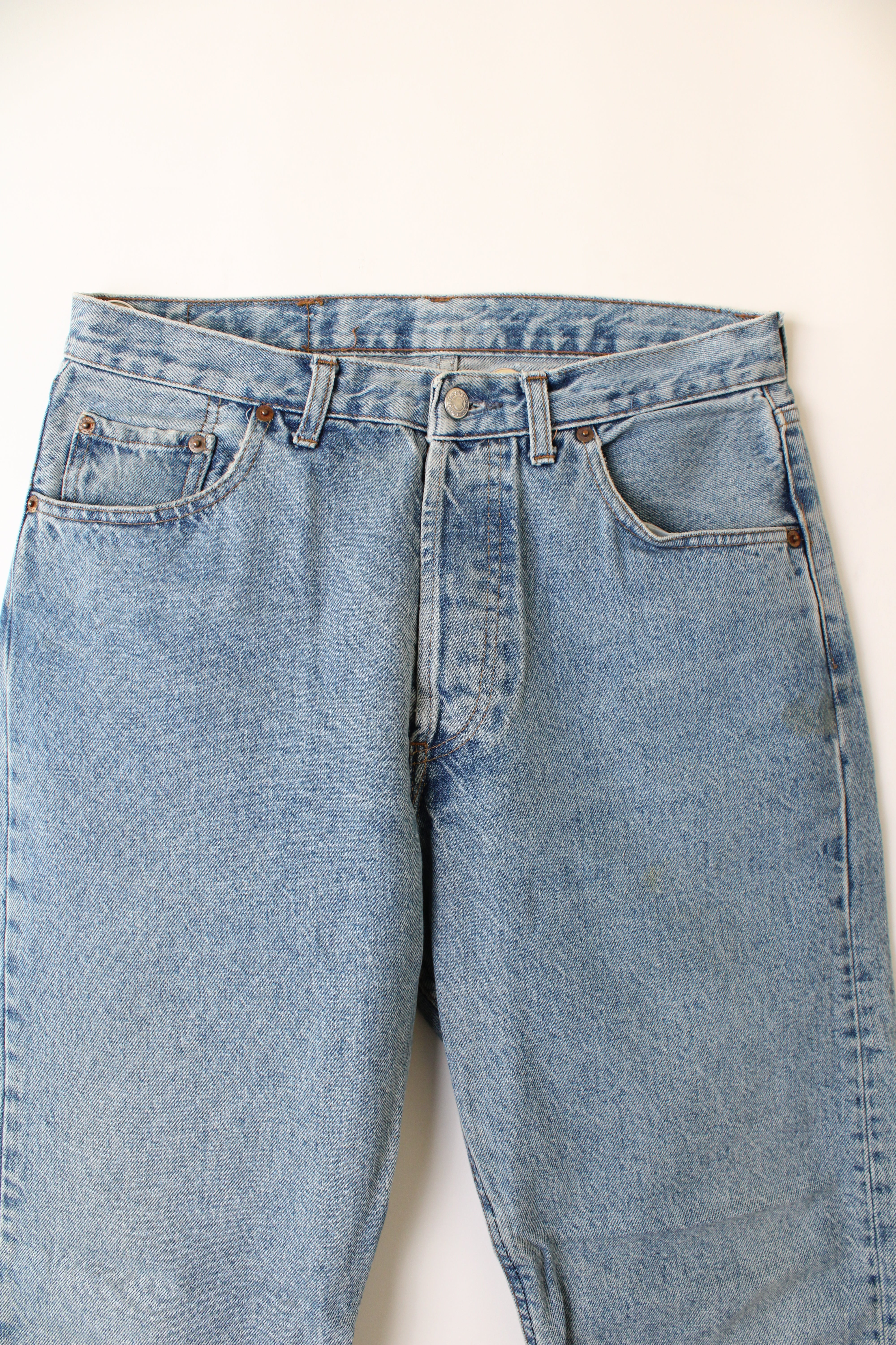 LEVIS 501 XX VINTAGE JEANS MEDIUM WASH MADE IN USA - W32 – HOLYGARMS