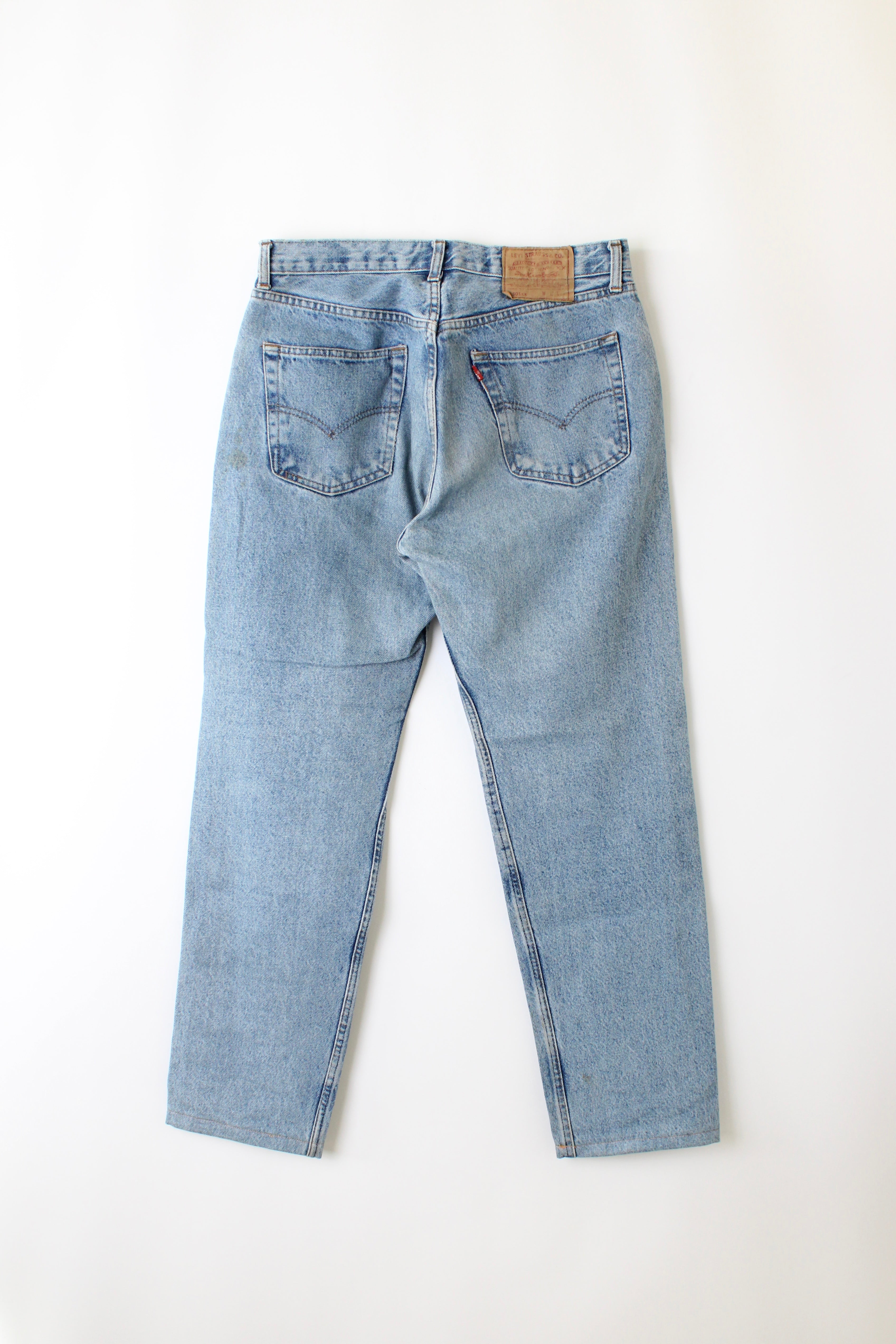 LEVIS 501 XX VINTAGE JEANS MEDIUM WASH MADE IN USA - W32 – HOLYGARMS