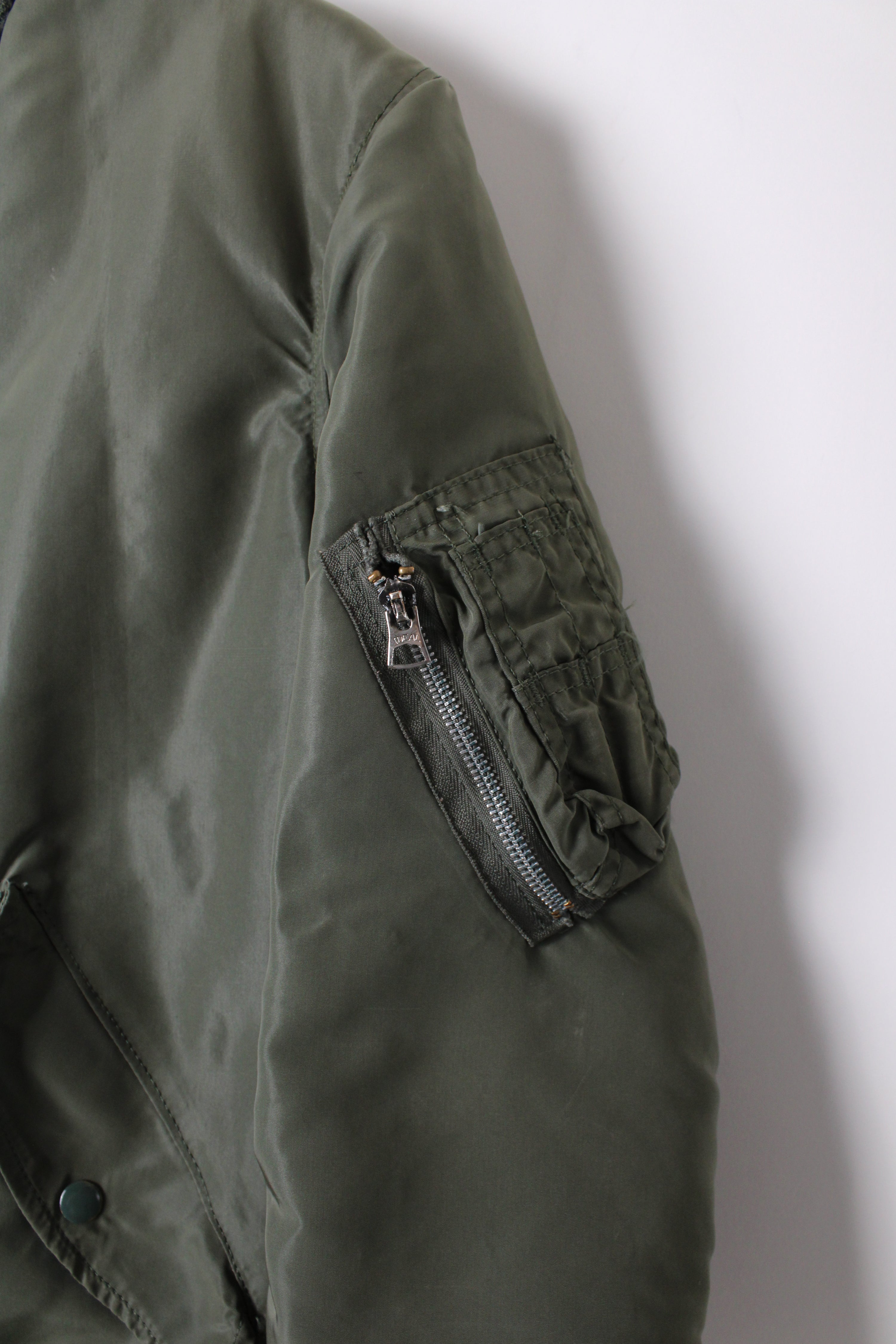 ALPHA INDUSTRIES MA-1 BOMBER JACKET GREEN MADE IN USA - L