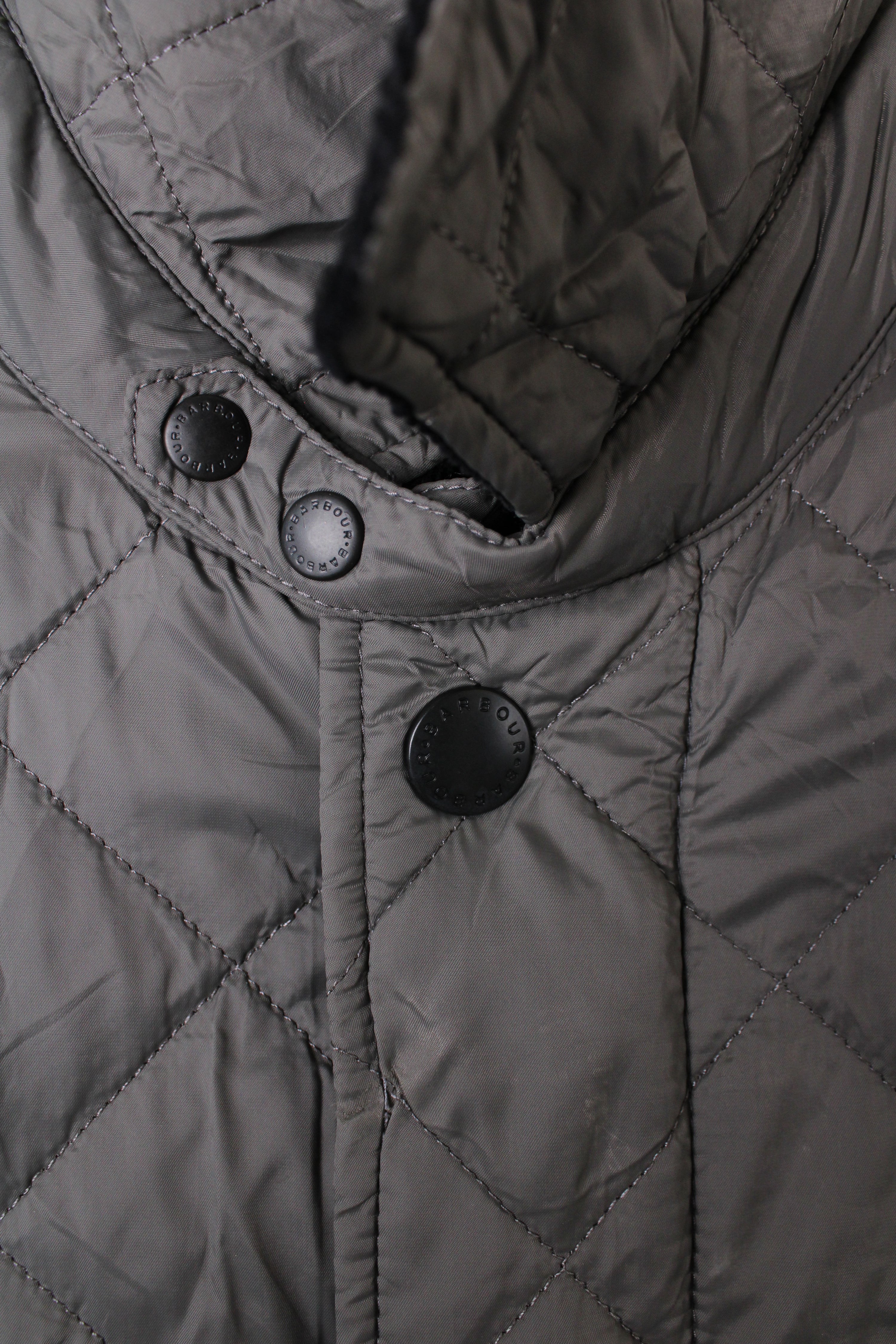 BARBOUR QUILTED JACKET GRAY - M