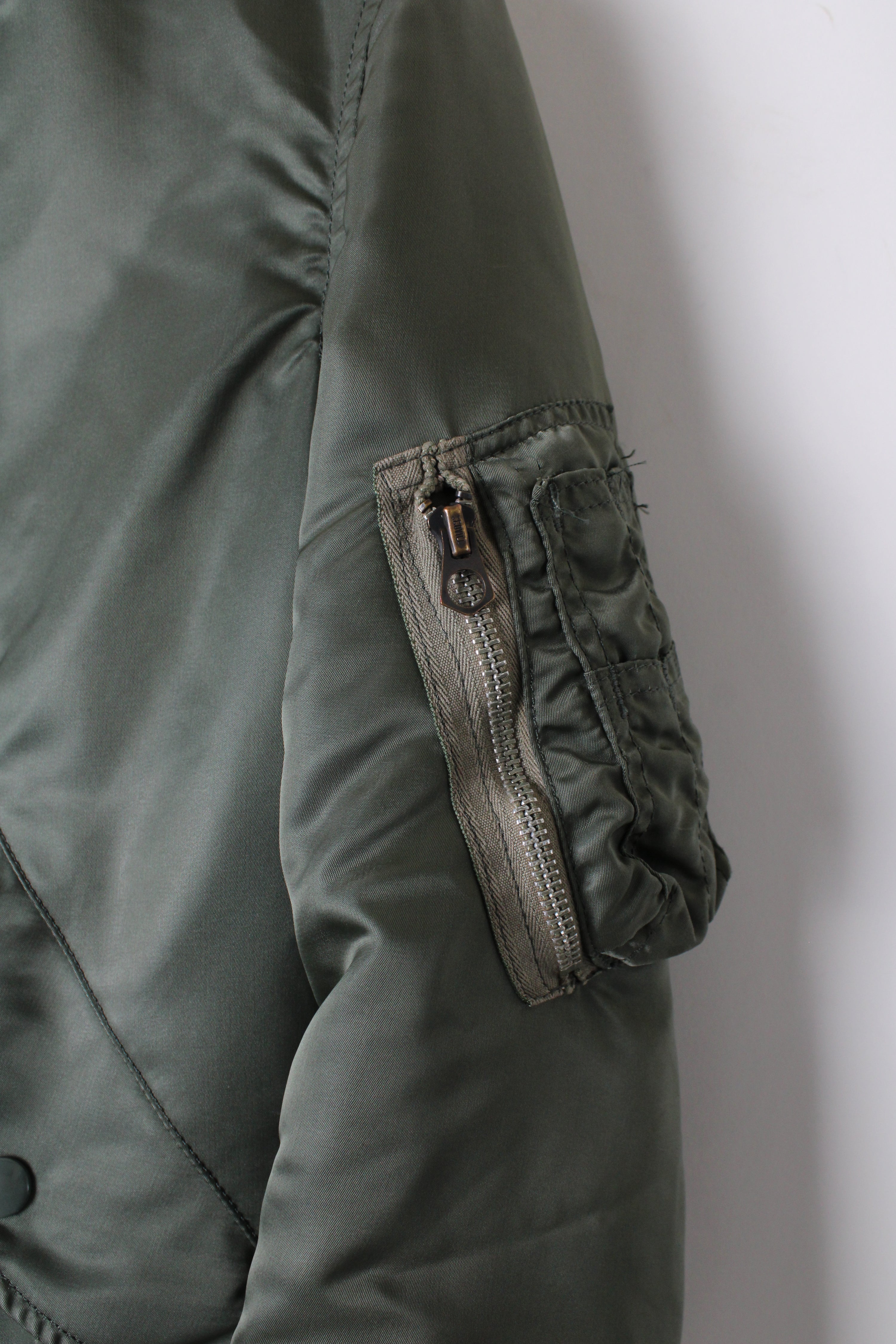 VINTAGE MA-1 BOMBER JACKET USAF GREEN MADE IN USA - S