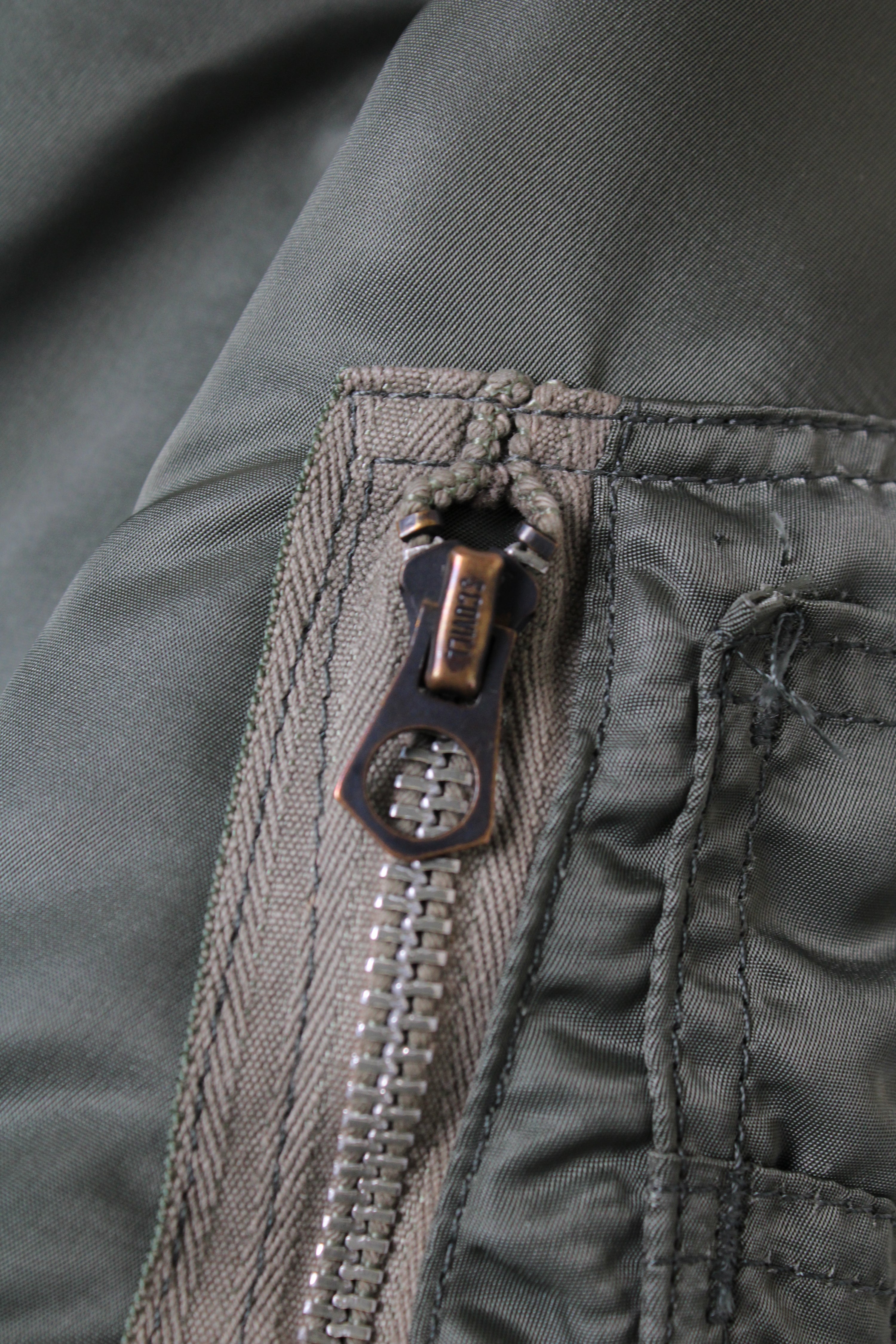 VINTAGE MA-1 BOMBER JACKET USAF GREEN MADE IN USA - S