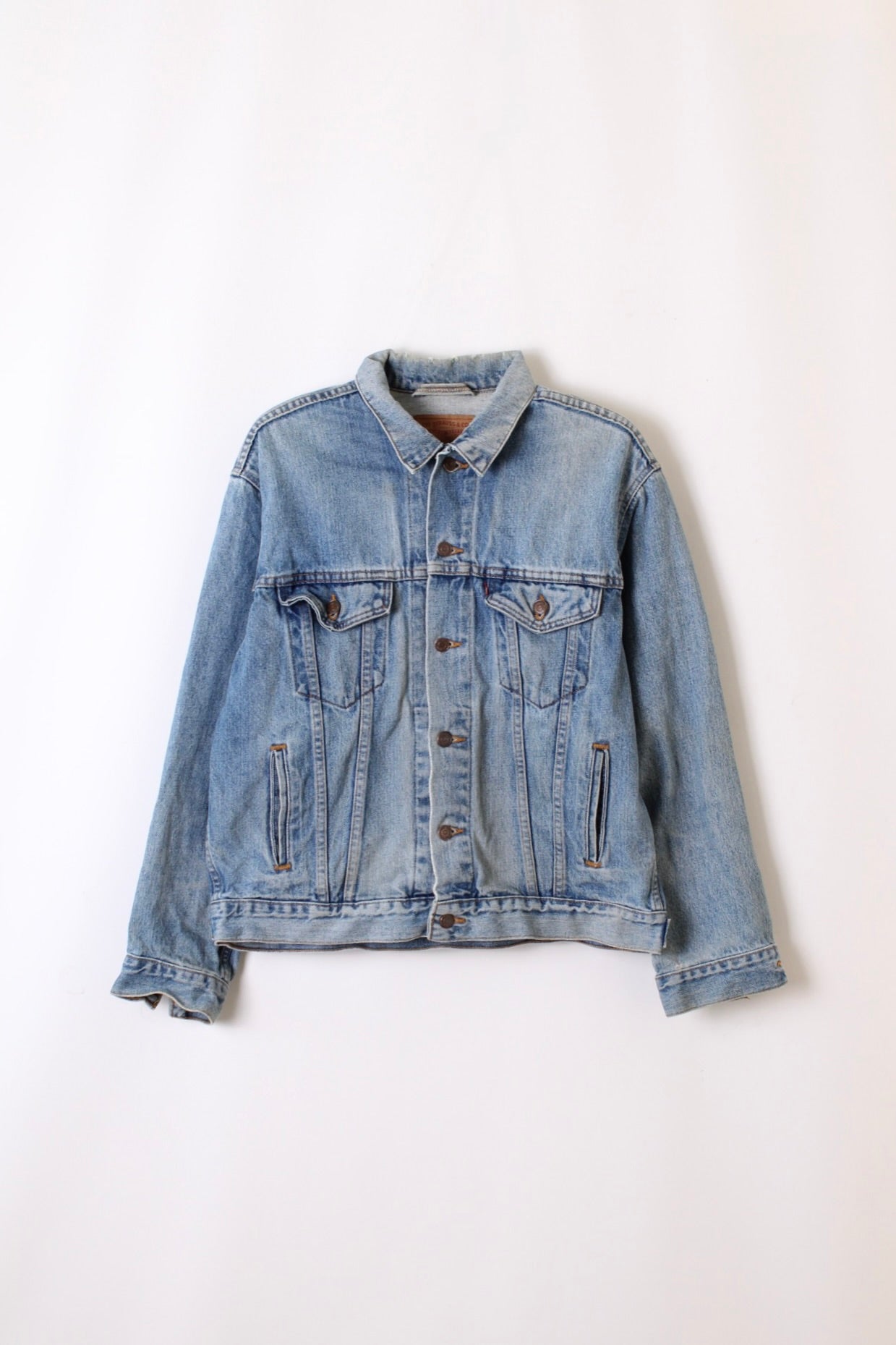 LEVIS VINTAGE DENIM TRUCKER JACKET VTG FADING LIGHT BLUE MADE IN USA - M