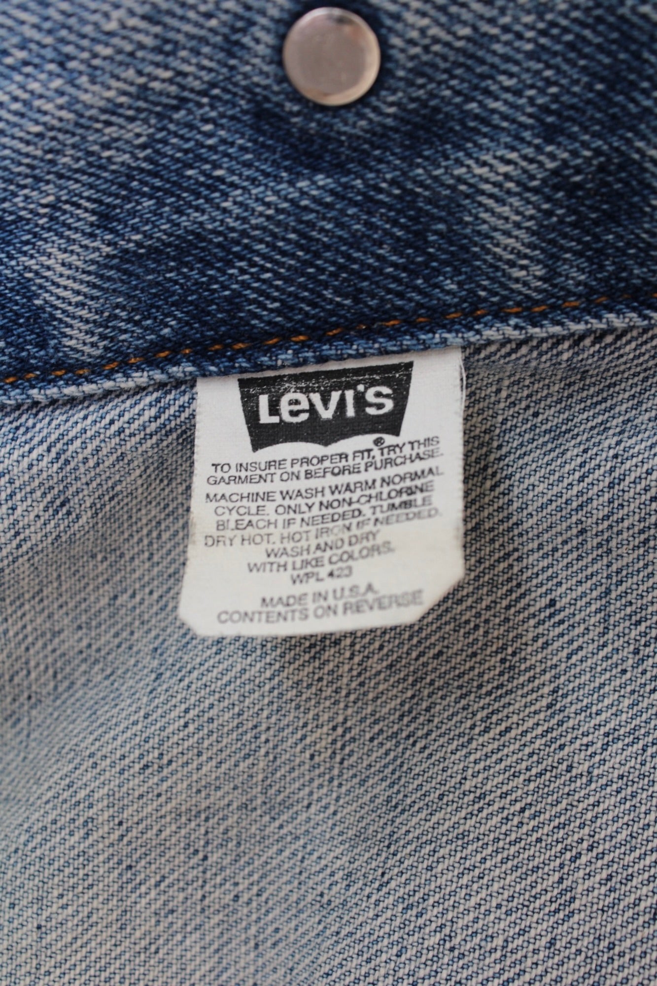 LEVIS VINTAGE DENIM TRUCKER JACKET VTG FADING LIGHT BLUE MADE IN USA - M