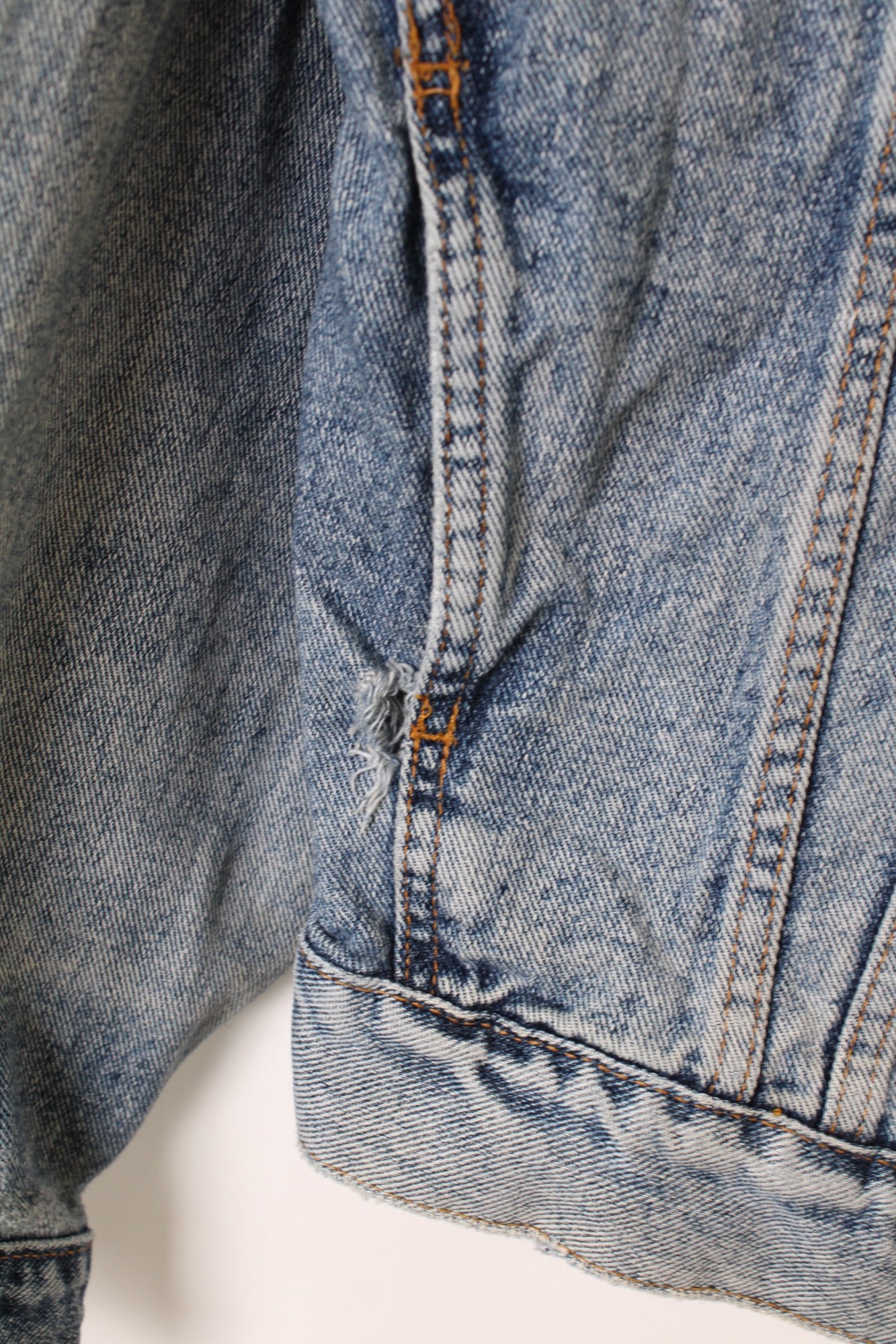 LEVIS VINTAGE DENIM TRUCKER JACKET VTG FADING MEDIUM BLUE - L