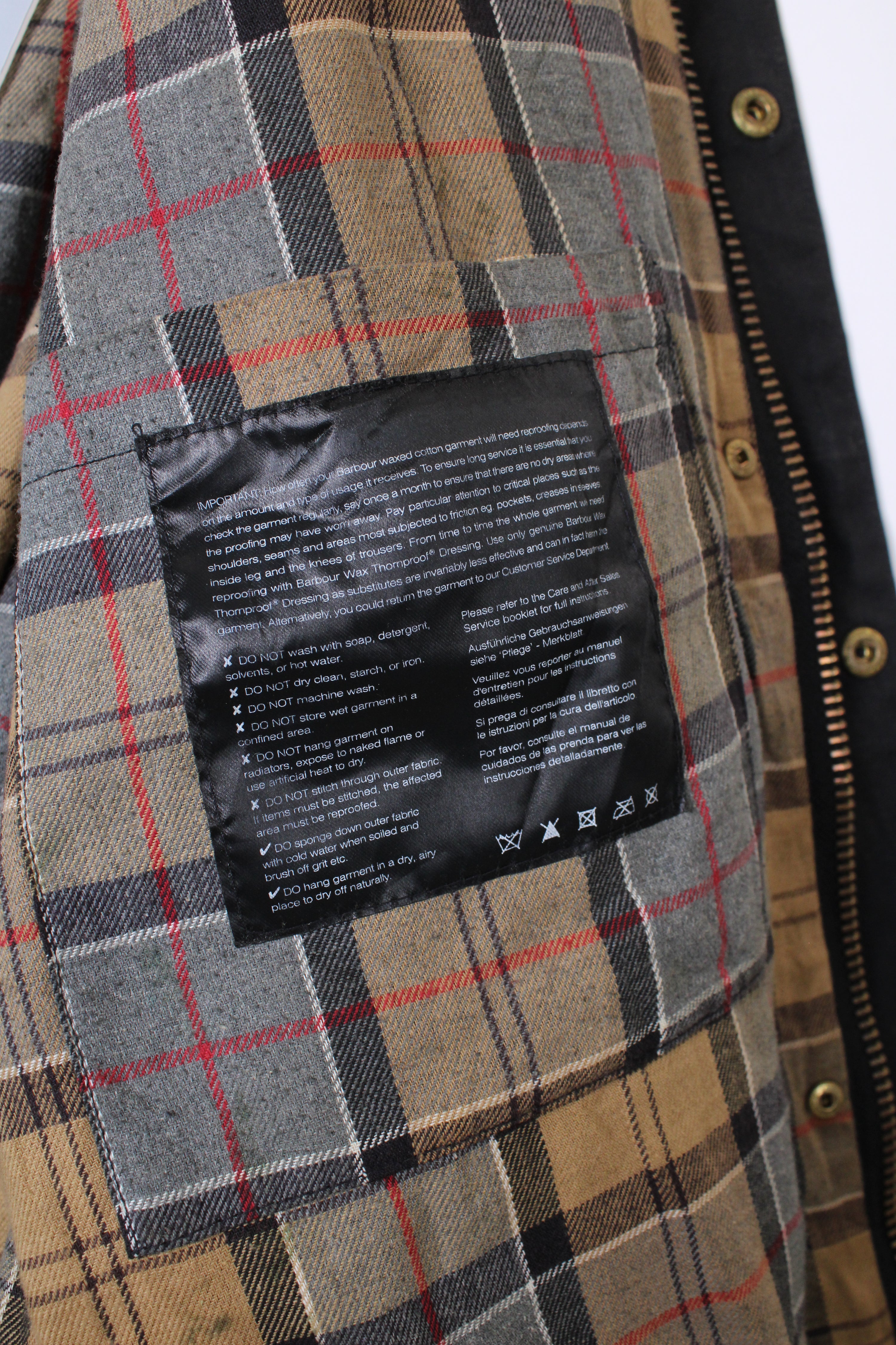 BARBOUR INTERNATIONAL WAXED JACKET BLACK - M/L